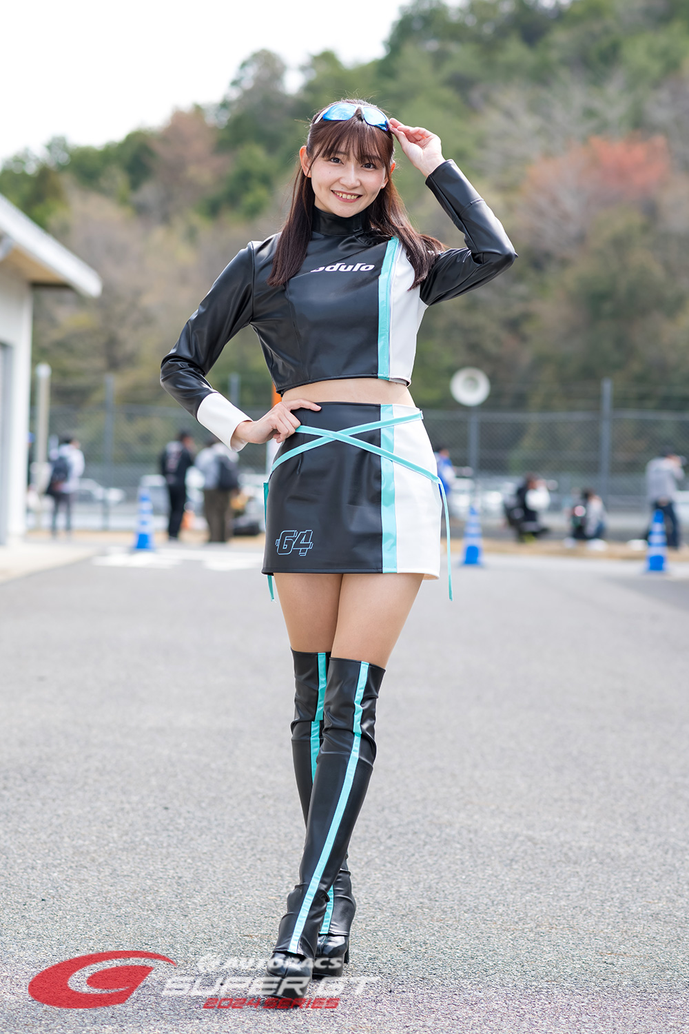 仲 美由紀