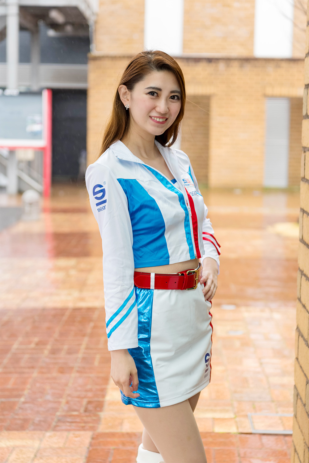 矢沢麻以